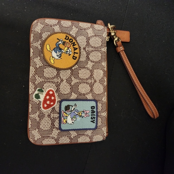 Coach X Disney Mickey Wristlet❤️